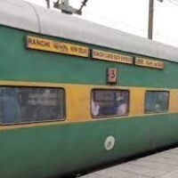 Coaches increased in Ranchi New Delhi Garib Rath Express 