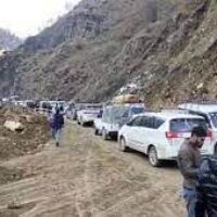 Light Motor Vehicles allowed from both sides on Jammu-Srinagar highway