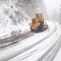 Roads of upper Shimla closed due to snowfall with night routes of the buses cancellation